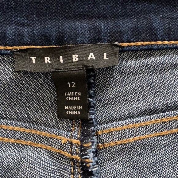 Tribal Capris - Picture 3 of 3